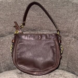 EUC COACH Zoe Leather Brown Small Handbag  with Red Interior Excellent